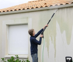 Entreprise pour démoussage de façades  